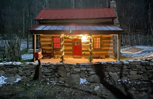 Washington House | Comfy Rustic Cabin: Sperryville, Washington, Shenandoah Park