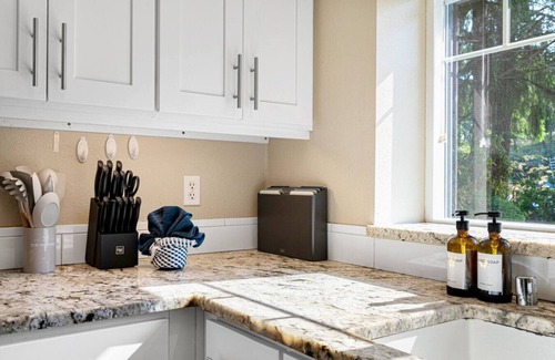 Mountlake Terrace House | Comfy & Spacious 4BR/3BA | @Mountlake Terrace