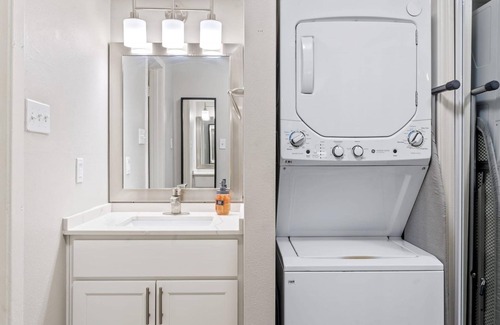 Allandale Apartment | Comfy Studio Close to Downtown and Domain