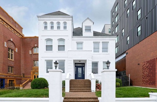 Grand Center Apartment | Comfy Studio SLU, Fox Thtr, CWE-Unit L