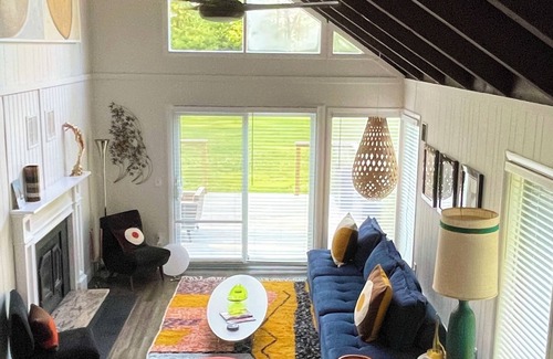 Montague House | Comfy & stylish post modern home located near the Delaware Water Gap.