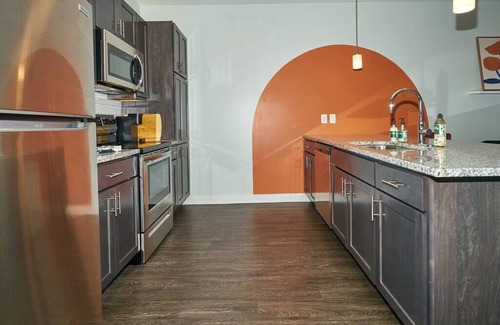 Downtown Indianapolis Apartment | Comfy & Unique 1bdr Long Term Luxury Apt POOL GYM