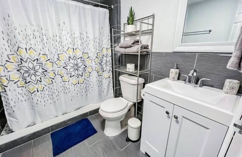 Marthas Vineyard Apartment | Comfy Unit near Port R Beaches/Adv. Park/