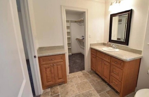 Angleton House | Comfy1-bedroom 1-bath with WiFi and Cable TV in lovely Angleton