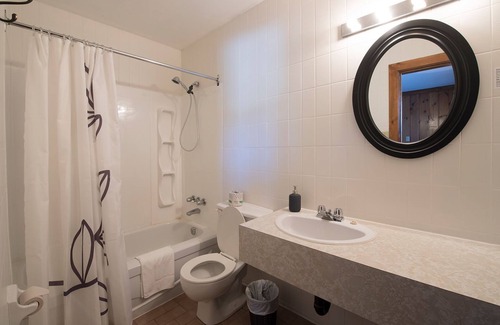 Magog Hotel | Comme Chez Soi Restaurant & Auberge
