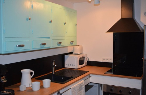 Quins House | Comme une Sieste à L'ombre des Grands Arbres
