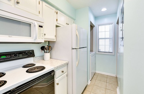Longs Condo | Community Perks & Golf Course Views: Longs Condo