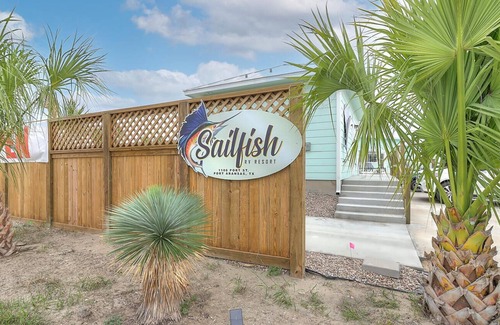 Port Aransas RV Rental | Community Pool, In Town, Dog Park, Fishing, WIFI, Laundry Room, Walking Paths