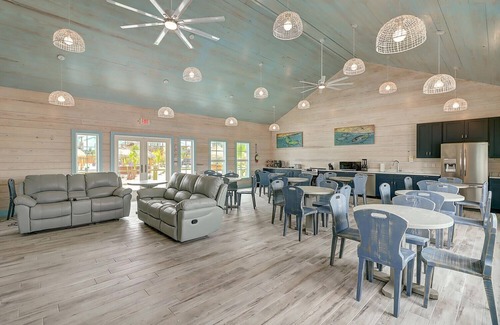 Port Aransas RV Rental | Community Pool, In Town, Dog Park, Fishing, Wifi, Laundry Room, Walking Paths