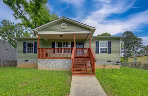 Knoxville House | Commuter-Friendly Home 3 Mi to Dtwn Knoxville!