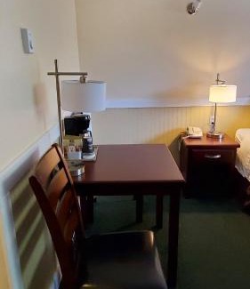 Courtenay Hotel | Comox Valley Inn & Suites