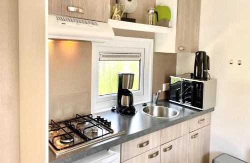 Municipality of Hellevoetsluis Ski Chalet | Compact chalet at 4 5 km from Rockanje