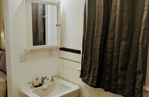 Harrisburg - Hershey House | Compact Unit with private bath