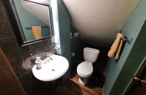 Downtown Queretaro Apartment | Comparte Espacio con 7 Amigos! A 15 min en Auto de Lugares Historicos