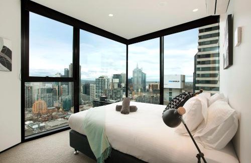 Melbourne Central Business District Apartment | Complete Host CBD Lighthouse Apartments