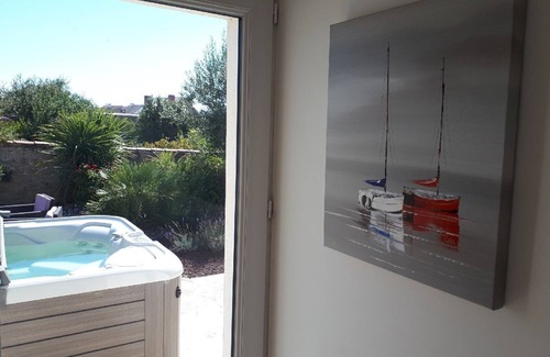 La Bernerie-en-Retz House | Completely renovated house, comfortable, close to the beach, free wi-fi access.