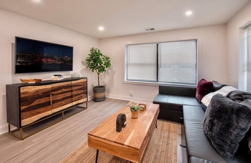 South Hyde Park Apartment | Completely remodeled apartment in the heart of Kansas City