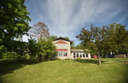 Duluth House | Completely remodeled 4bd/2ba Lake Home, Near Snowmobile Trails and a Gas Station