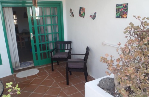 Costa Teguise Apartment | Completely renovated 3min to the beach, Internet TV, Playa Bastian Costa Teguise