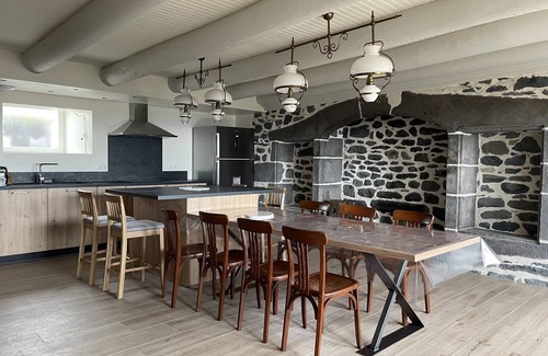 Coren Other | Completely renovated country house sleeps 12