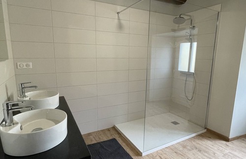Coren Other | Completely renovated country house sleeps 12