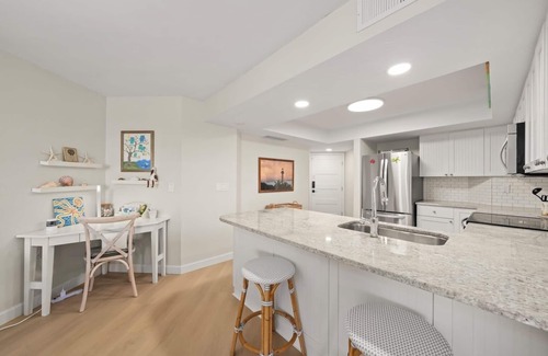 Sanibel Condo | Completely renovated one bedroom on the beach, 65' Samsung TV tennis, pool.