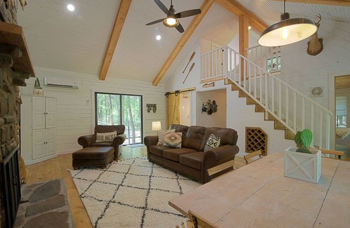 Coleman Cabin | Completely restored cabin on the banks of the Blue River!