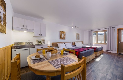 Saint Ferreol les Neiges Hotel | Complexe Les Neiges