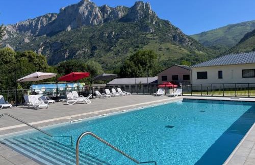 Les Cabannes Resort | Complexe des Oustalous