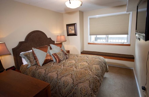 Ludlow Condo | Condo ∙ 1 bedroom ∙ 4 guests