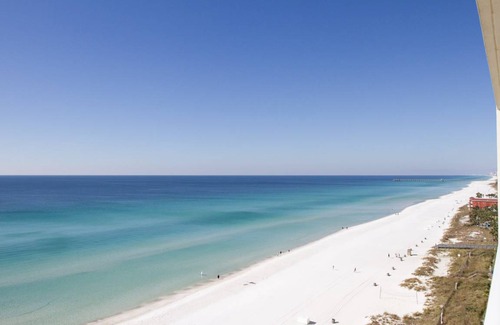 Long Beach Condo | Condo ∙ 3 bedrooms ∙ 10 guests