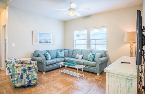 Safe Harbor Condo | Condo ∙ 3 bedrooms ∙ 9 guests