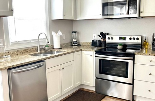 Villa Heights Apartment | Condo ~5 min Uptown w/Fast Wi-Fi & Private Patio
