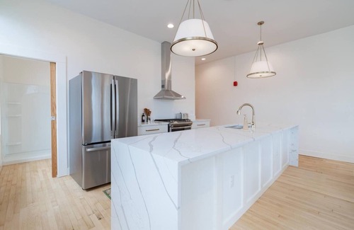 Van Buren Condo | Condo A Gallery Suite - Downtown Marion