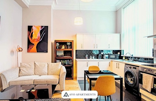 Sheffield Apartment | Condo in Sheffield City Centre