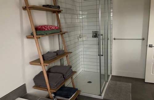 Saint-Romuald Apartment | Condo - La Suite Summ