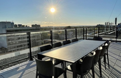 Cote-Des-Neiges—Notre-Dame-De-Grace Apartment | Condo New 5th floor ☼ View & AC ☼ Terrace ☼ Office