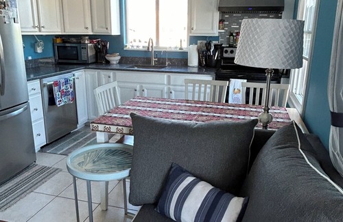 Hampton Condo | Condo North Beach near Plaice Cove with Ocean views