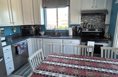 Hampton Condo | Condo North Beach near Plaice Cove with Ocean views