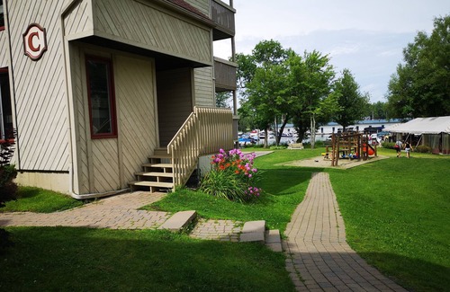 Magog Apartment | Condo of the Inn on the shore of Lake Memphremagog