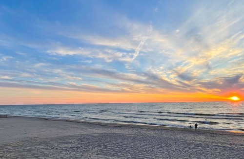South Haven Condo | Condo on Lake Michigan Shoreline w/Private Beach