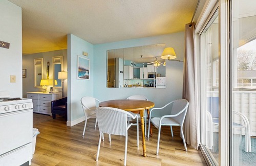 Wells Apartment | Condo w/balcony, seasonal pool and pool table and walkable location