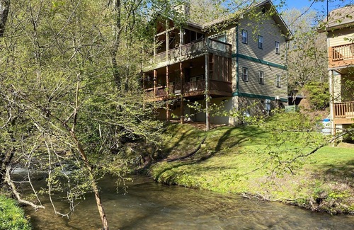 Whittier Condo | Condo w/Creek, Golf & Mtn Views, Only 5 Steps to get in and Washer & Dryer!