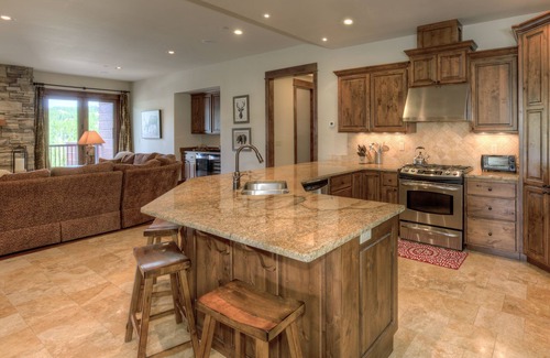 Big Sky Condo | Condo w/private hot tub, fireplace, great views & community gym - Mountain Lake Luxury Lookout