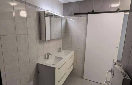 Maisons-Alfort Apartment | Confort & Calme, Proche Métro 8, Paris à 20 Mins