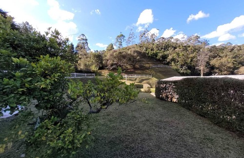 Campos do Jordao Cottage | Conforto e Aconchego em Campos do Jordão com Vista Panorâmica