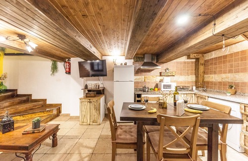 Paramo Cottage | Congosta, romantic cottage with private jacuzzi in the mountains