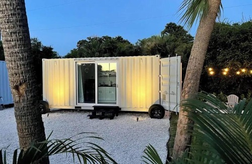 Jensen Beach House | Containing Luxury in Jensen Beach-Sandollar