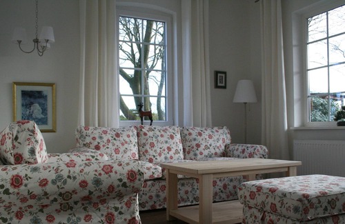 Donnern Apartment | Contemplative apartment in the yard of a land veterinary practice