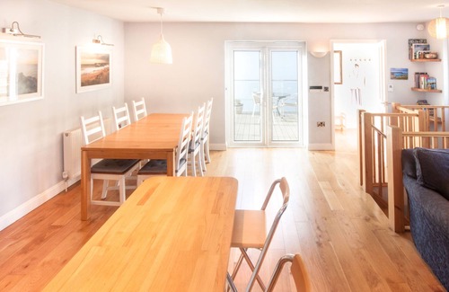 Egloshayle House | Contemporary 3 Bedroom House In Wadebridge With Private Parking